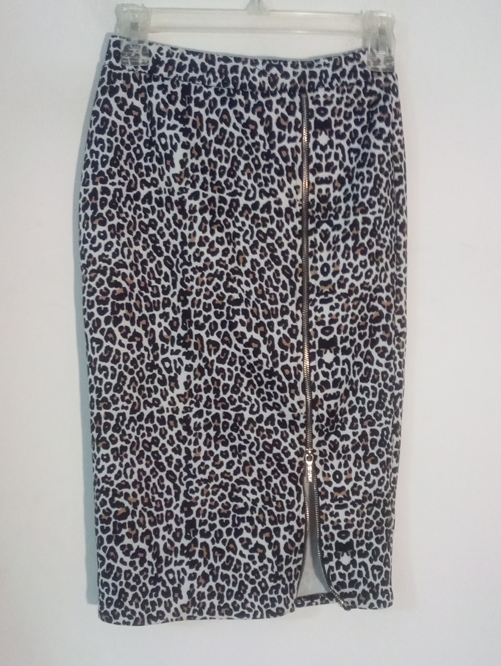 Kardashian Leopard Print Pencil Skirt with Front Zip XS EUC